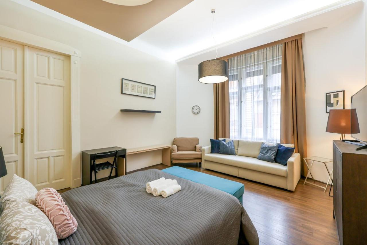 Apartmán Deluxe With 4bedrm 2 Bathrm